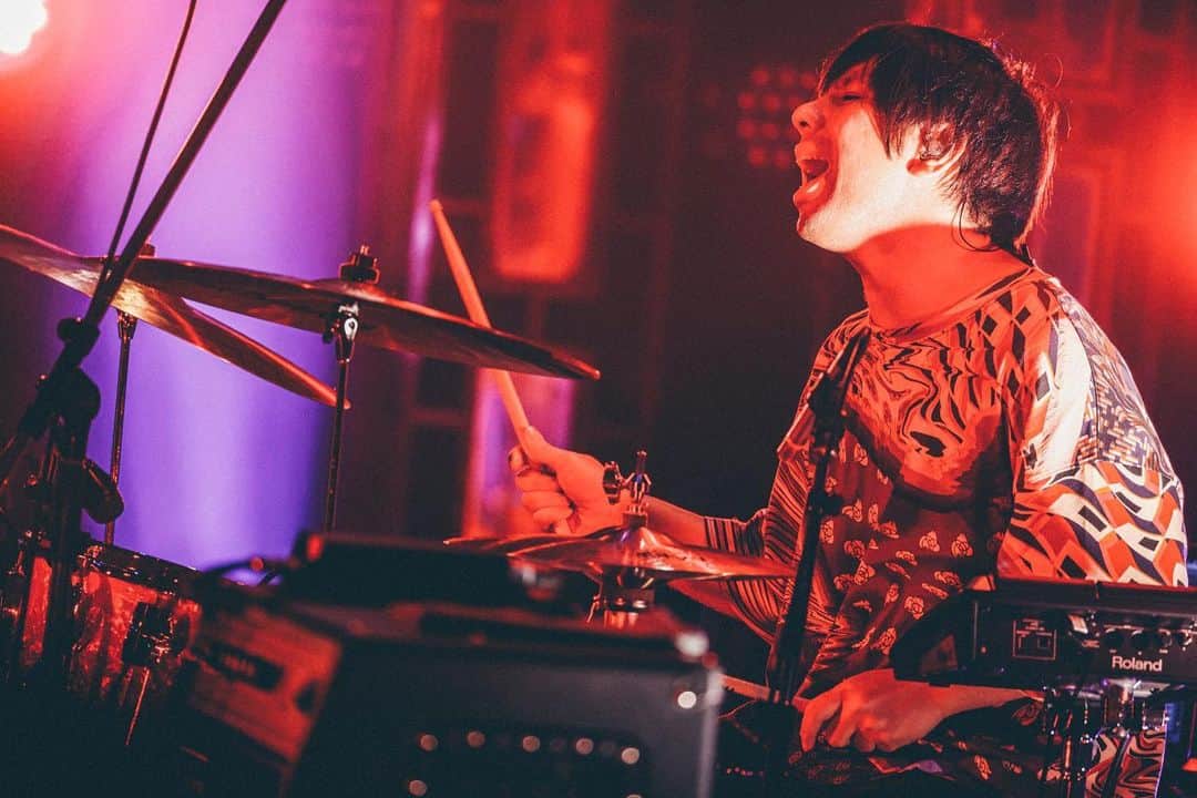 のインスタグラム：「2021.2.8  Zepp DiverCity   フレデリック×須田景凪「ANSWER」  photo by @nishimakitaichi」
