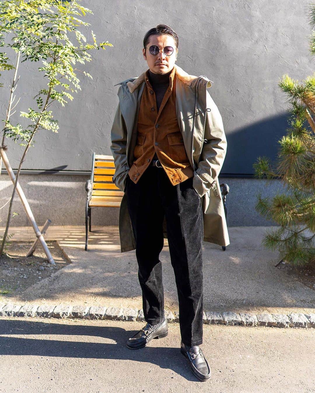 高田朋佳のインスタグラム：「@grenfell1923 x @valstarofficial   >>>swipe left to check the details ——————————————————————— #fashioncreator #高田朋佳 #tomoyoshitakada #authenticstyle  #dressstyle #elegantstyle #modernclassicstyle #newclassicstyle #fashion #mensfashion #mensdressstyle #suitsstyle #dapperstyle #takadachannel #メンズファッション #大人コーデ」
