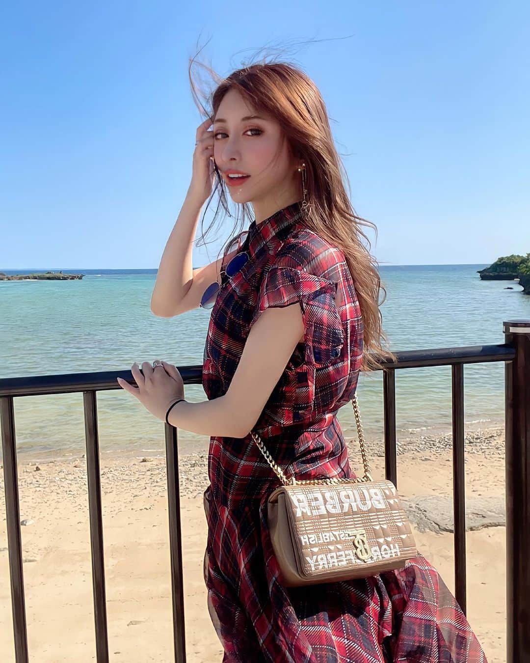 藤咲めいのインスタグラム：「明後日からまた寒いみたいだよ😭 みんな体調きをつけてね❄️⛄️💕 寒いから夏の写真を今日は載せる笑  早くあったかくなって欲しいねぇ~💎🌞❤️  . . #夏 #沖縄 #海 #空 #景色 #写真」