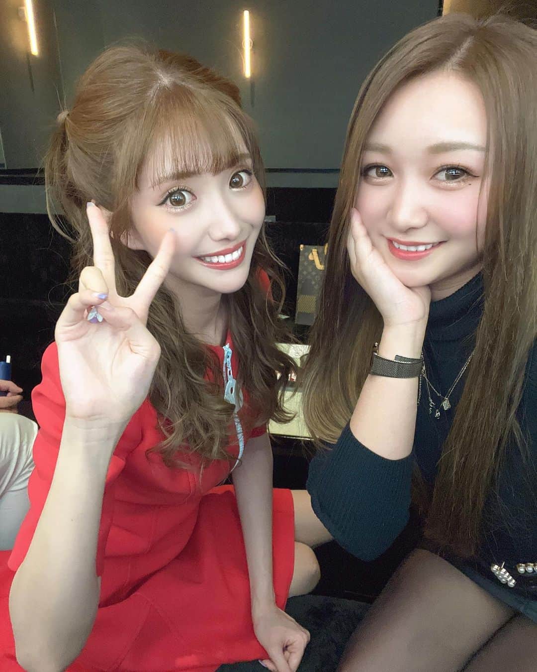あゆぽよのインスタグラム：「❤️❤️❤️  ひめかちゃん顔小さすぎて焦った🥺  可愛すぎてまた会いに行きたい🥰  #名古屋 #錦 #サロンドゴールド #名古屋キャバクラ #錦キャバクラ #ランス #クラブランス #ひめかちゃん」