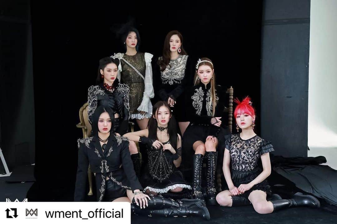 OH MY GIRLさんのインスタグラム写真 - (OH MY GIRLInstagram)「#Repost @wment_official  ・・・ [오마이걸] ‘CROWNED QUEEN’ 오마이걸의 2022 시즌그리팅 촬영 현장 비하인드 포스트 미리보기🔍 ⠀ ➡️ naver.me/54Juzn9S ⠀ 비하인드 스토리는 포스트를 통해 확인해주세요! 🎬 ⠀ #오마이걸 #OHMYGIRL #OMG」2月8日 19時42分 - wm_ohmygirl