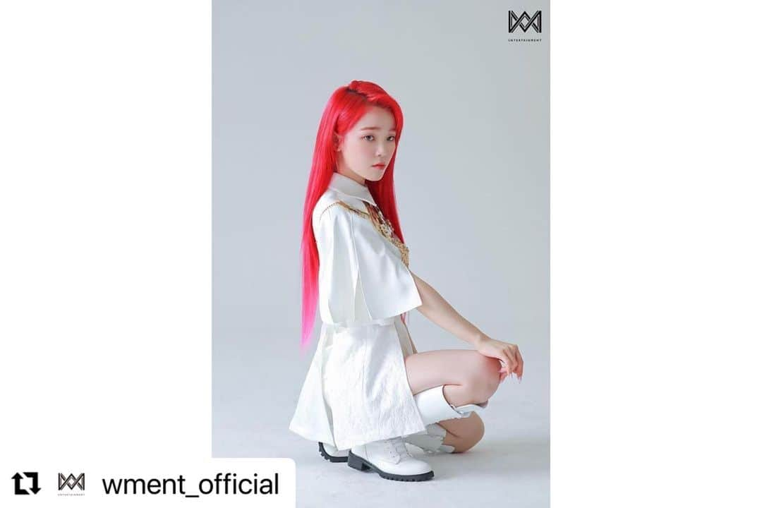 OH MY GIRLさんのインスタグラム写真 - (OH MY GIRLInstagram)「#Repost @wment_official  ・・・ [오마이걸] ‘CROWNED QUEEN’ 오마이걸의 2022 시즌그리팅 촬영 현장 비하인드 포스트 미리보기🔍 ⠀ ➡️ naver.me/54Juzn9S ⠀ 비하인드 스토리는 포스트를 통해 확인해주세요! 🎬 ⠀ #오마이걸 #OHMYGIRL #OMG」2月8日 19時42分 - wm_ohmygirl