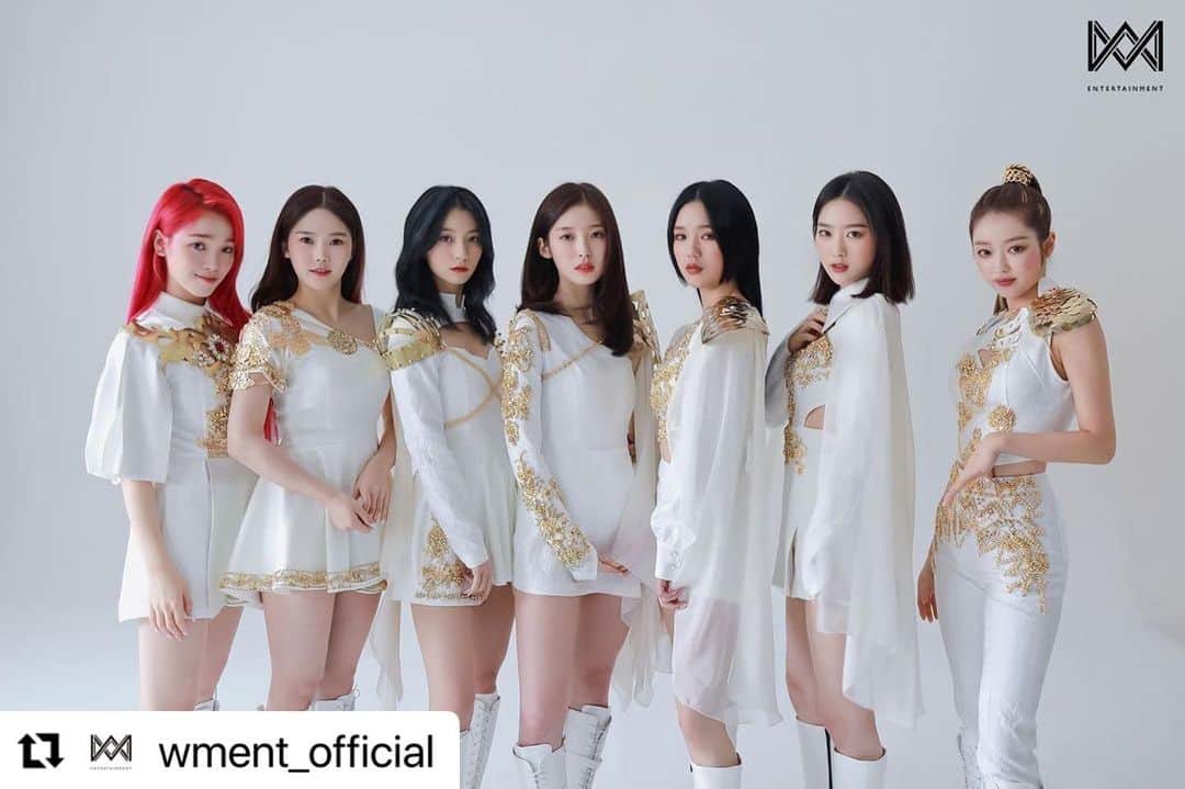 OH MY GIRLさんのインスタグラム写真 - (OH MY GIRLInstagram)「#Repost @wment_official  ・・・ [오마이걸] ‘CROWNED QUEEN’ 오마이걸의 2022 시즌그리팅 촬영 현장 비하인드 포스트 미리보기🔍 ⠀ ➡️ naver.me/54Juzn9S ⠀ 비하인드 스토리는 포스트를 통해 확인해주세요! 🎬 ⠀ #오마이걸 #OHMYGIRL #OMG」2月8日 19時42分 - wm_ohmygirl