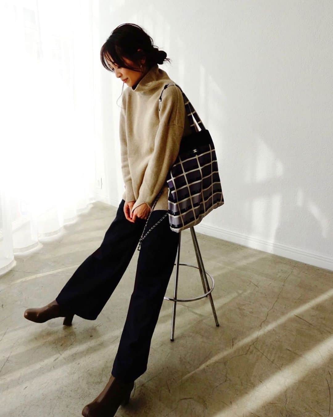 泉里香さんのインスタグラム写真 - (泉里香Instagram)「🤍 #chanelbag」2月8日 20時08分 - rika_izumi_