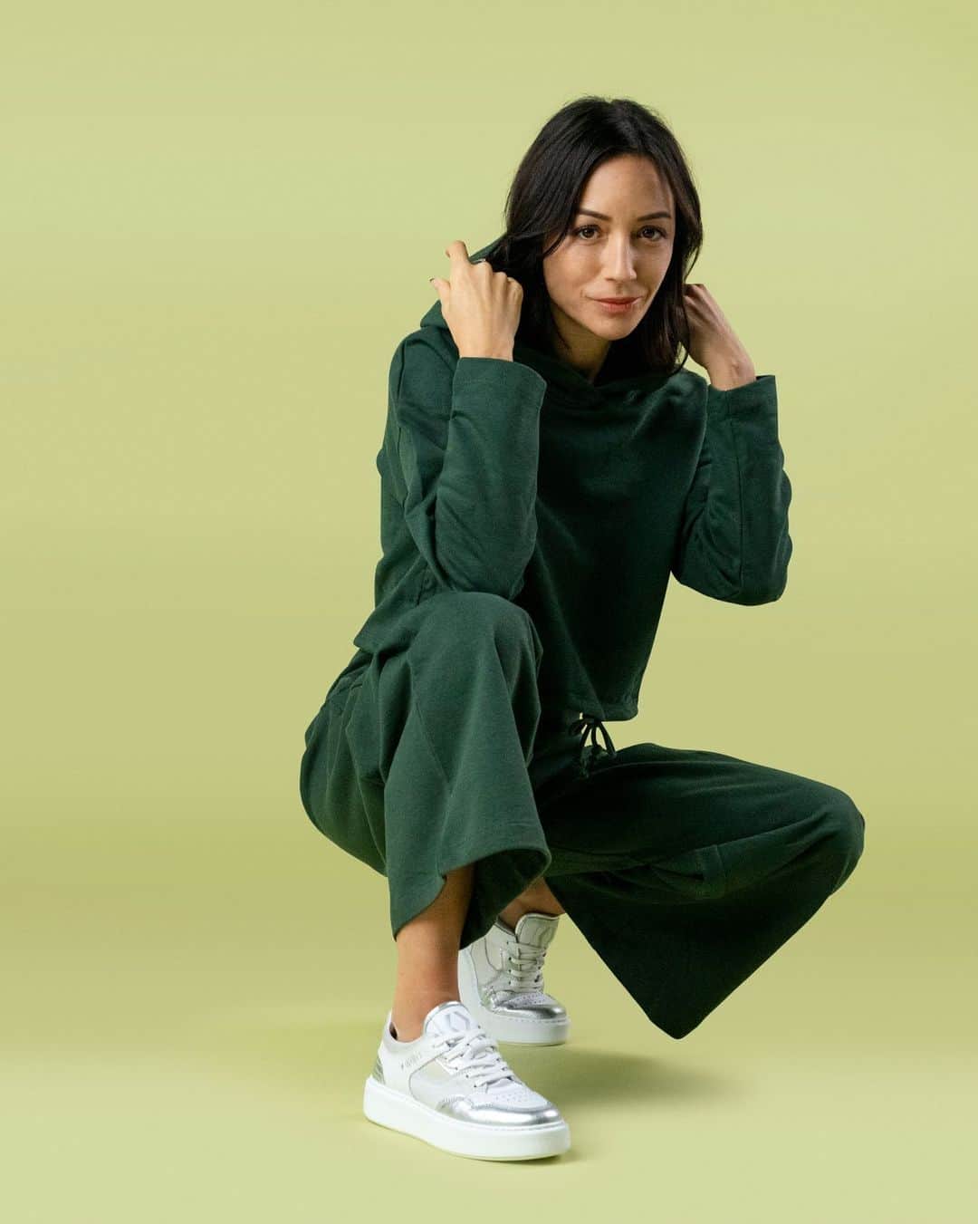 アンナ・オルティス（イニエスタの妻）のインスタグラム：「Unleash your inner sparkle #mikakus #designedinitaly #enviromentalfriendly」