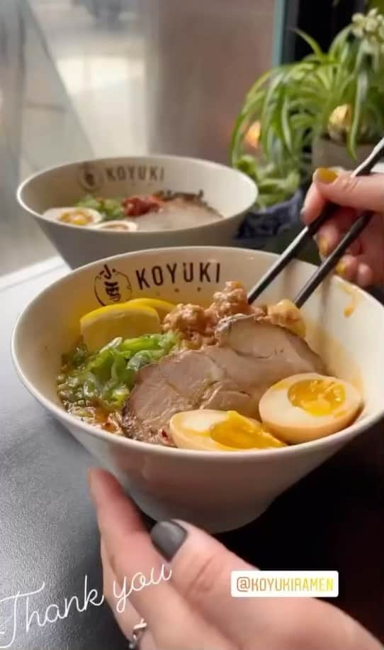 Koyukiのインスタグラム：「You should try delicious miso ramen‼︎  📹@vancityh  #ramen #noodle #noodles #foodphotography #instafood #eeeeeats #eatvancouver #ramenforever #yvreats #yvrfoodie #604now #604eats #vancouverfoodie #vancityeats #vancouvereats #dishedvan #robsonstreet #ramenlover #ramennoodles #foodcouver #foodphotography #f52grams #japanesenoodles #noodlelover #narcityvancouver #curiocityvan #crunchvancouver #eatwithme #misoramen #バンクーバーグルメ #溫哥華美食」