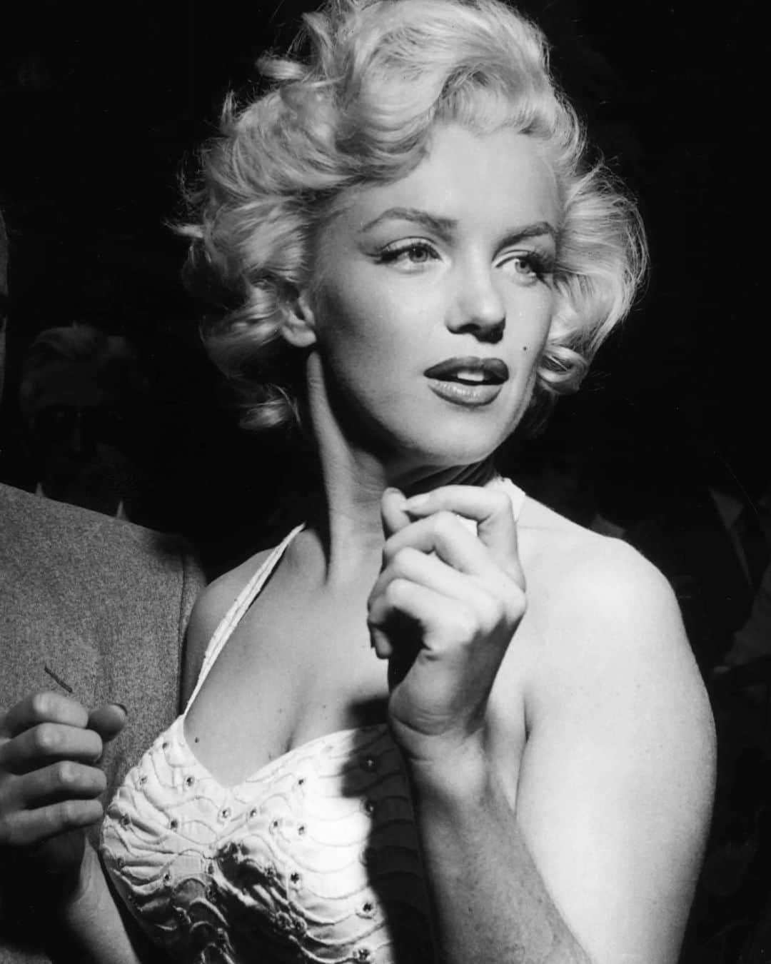 マリリン・モンローさんのインスタグラム写真 - (マリリン・モンローInstagram)「Gorgeous 🖤」2月9日 5時39分 - welovemarilyn