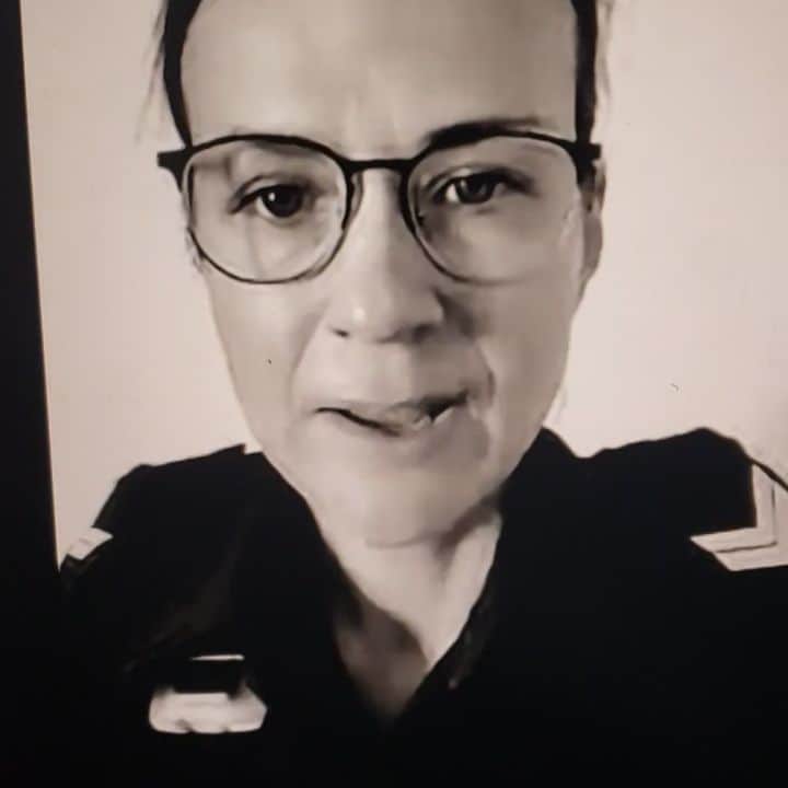 信國太志のインスタグラム：「🇨🇦 私は法律を守るため、ピープルを守るために警官になりました。 いつも捜査が合法かは法律や経験に即して主体的に決めねばなりません。 私は自由を求めてこの国に来ましたが、今それは取り上げられようとしています。 私の心は壊れつつありますが、決意は、はっきりしています。 自由のために立ち上がったトラツカー達有難う。有難うオープンマインドなピープル。もし違法な捜査を命じられたなら、表現の自由、信条の自由、言論の自由、コミュニケーションの自由に即して、私はあなた方ピープルを守ります。」