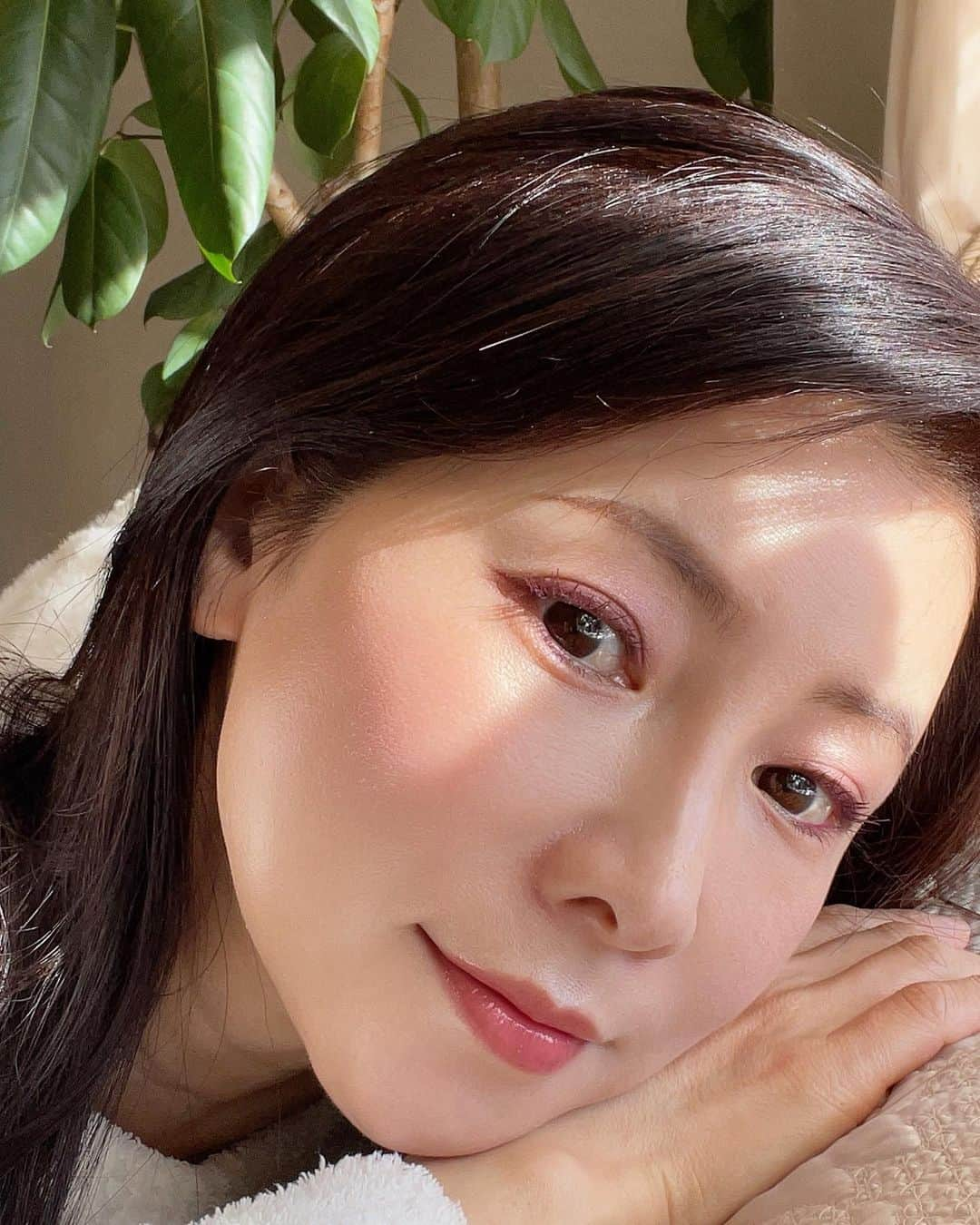 水谷雅子さんのインスタグラム写真 - (水谷雅子Instagram)「水谷雅子の美容の秘密シリーズ★ masakoサロンに紹介しました！ よかったら見て下さいね！😉✨✨ 年齢肌は仕方がないと諦めている方、 もう一度自分らしいお肌を取り戻したい方は、 是非、試してみてください。 #美容#年齢肌の悩み#老化を緩やかに #日々のお手入れ大事 #美意識向上  #二重アゴ改善 #マッサージ#老廃物排出  #かっさマッサージ #美容オイル #水谷雅子#水谷雅子beautybook50の私  #水谷雅子の美容の秘訣シリーズ」2月9日 11時10分 - mizutanimasako