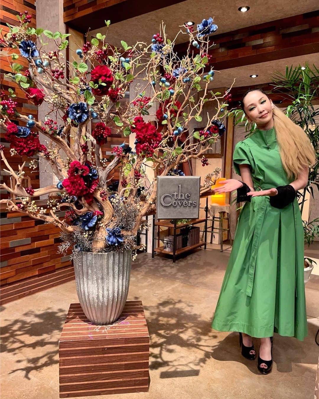 のインスタグラム：「. みてくださった方 ありがとうございました！  #NHK #thecovers @31philliplim @charlottechesnaisjewelry」
