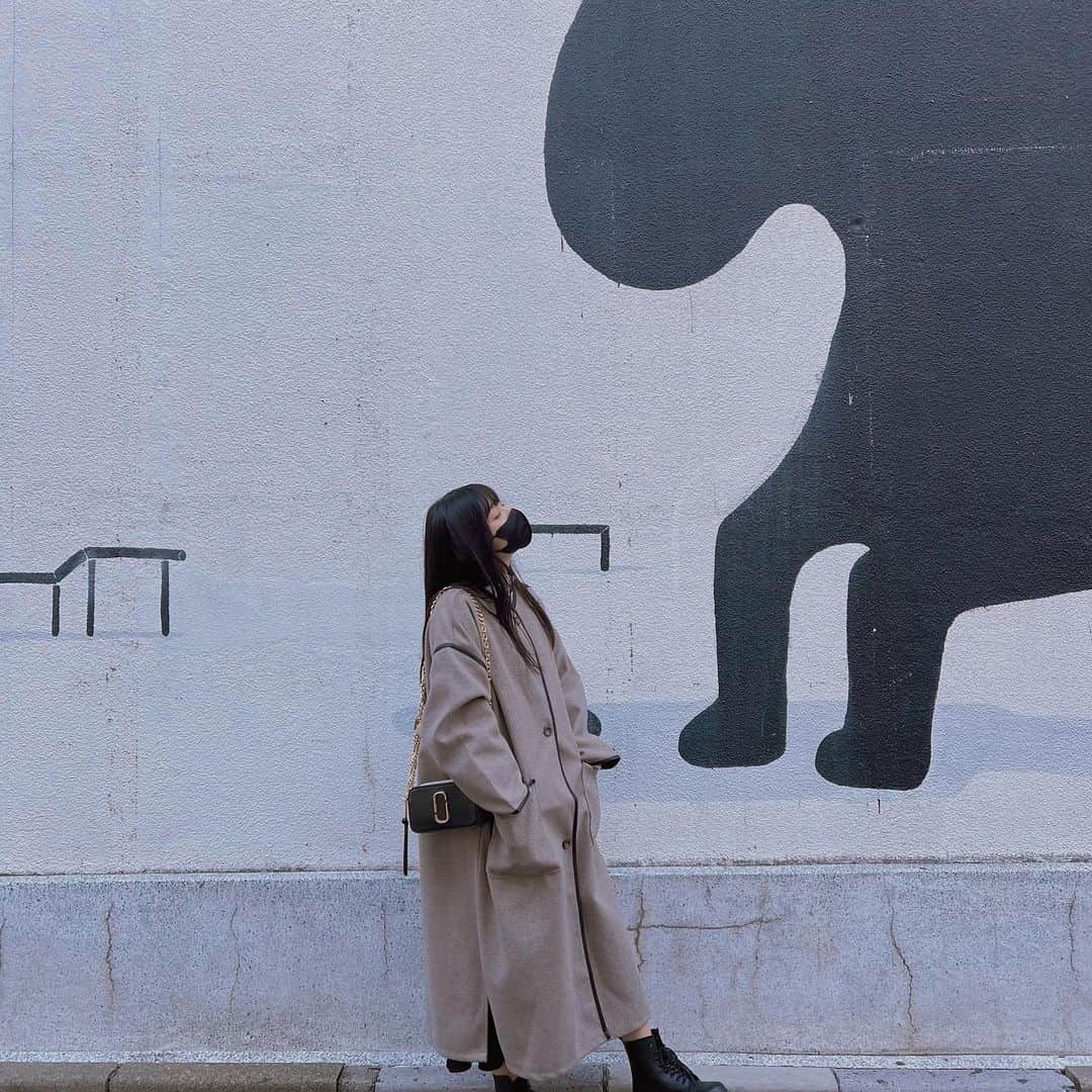栗田桃花さんのインスタグラム写真 - (栗田桃花Instagram)「面白い壁を見つけてはしゃぐ人」2月9日 20時21分 - kurimomo330