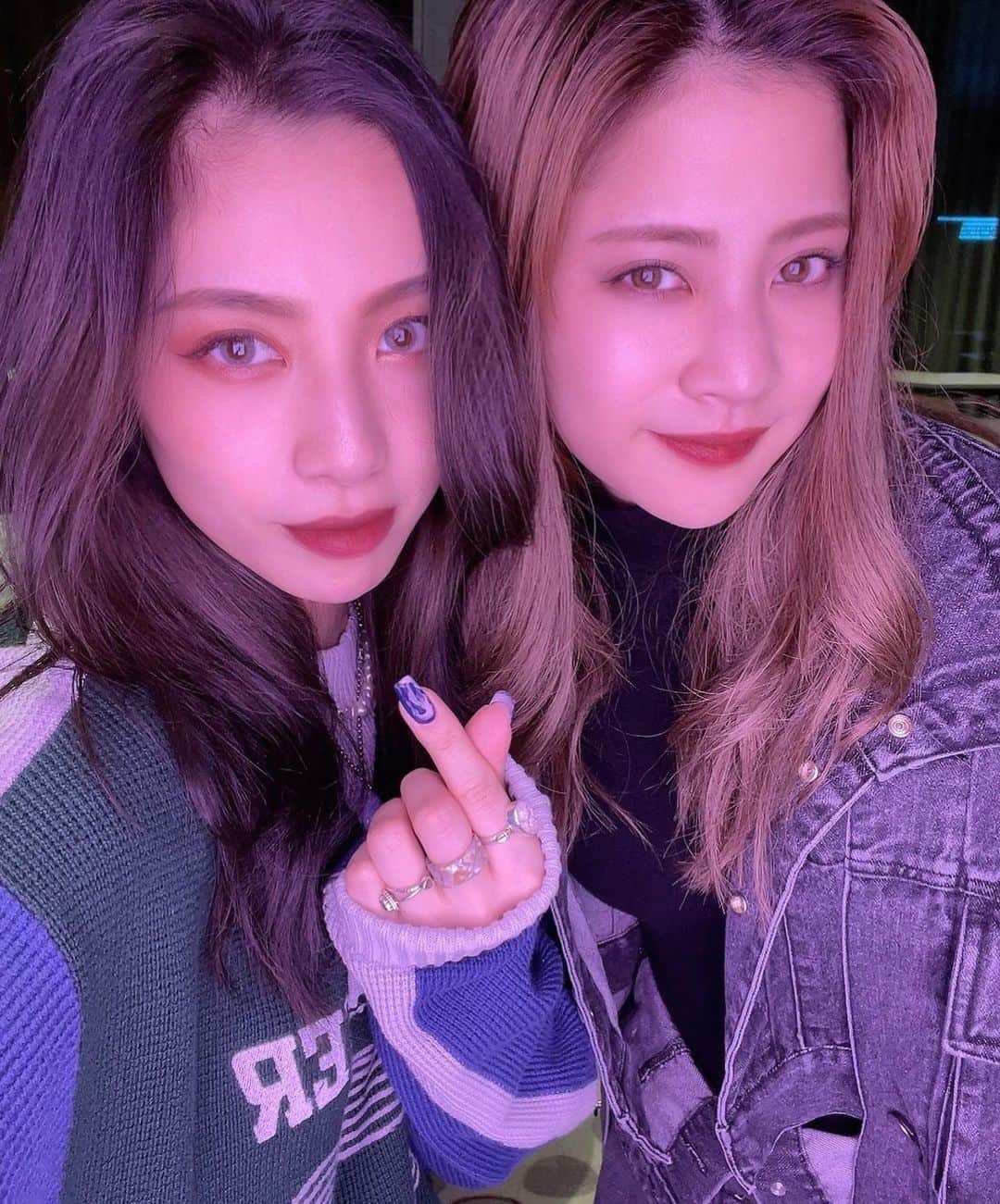 honoka のインスタグラム：「ひびきと2人で歌った新曲"my bestie" 本日releaseしました🤝💗  とてもスペシャルな関係を歌った曲です♡  うちらのリアルな気持ちも たくさん詰め込んでますっ！！ 共感できる歌詞がたくさんあるといいな🙈🤍  みんなのbestieとシェアして いっぱい聴いてね✨  友達、家族、恋人、パートナー、ペット どんな関係にも重ねられると思います💕  #私のMyBestie ↑TikTokでハッシュタグチャレンジもしてるよ！  チャレンジしてくれた方には 抽選でオンラインミーグリもあるので お話しできるの楽しみにしてます💕  #出会ってはや７年 #上京して約5年同じマンションに住み #いろんなことがありました。笑笑 #濃すぎて話せないことのが多いけど #立派なmybestie😂 #いつもありがとう」