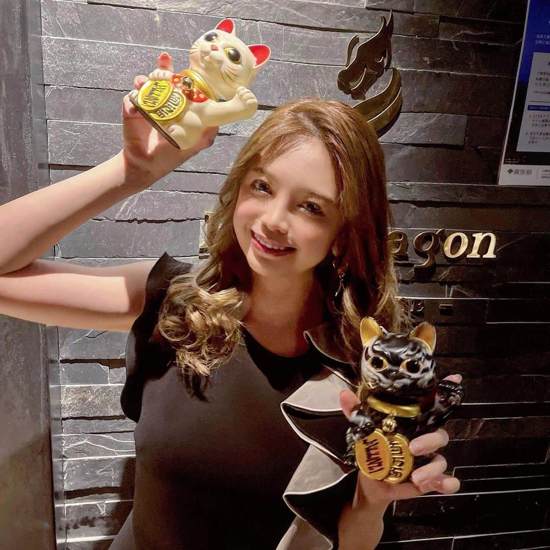 橘咲良のインスタグラム：「うひ(=^ェ^=)♡  @roppongi_reddragon  #橘咲良 #六本木 #レッドドラゴン #roppongi #reddragon」