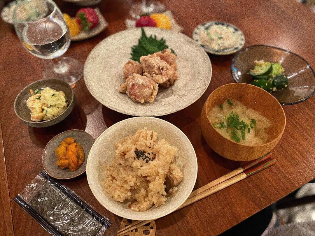 瀬戸サオリさんのインスタグラム写真 - (瀬戸サオリInstagram)「今日の晩ご飯🍴 . 朝ごはん作る時に 晩ご飯を仕込みながら 晩ご飯作る時に 朝ごはんを仕込む☺️！ . 明日は雪☃️みたいだし もつ鍋🍲かな♡ ＿＿＿＿＿＿＿＿＿＿ #おうちごはん #オーガニック料理  #有機野菜 #saori_cooking」2月9日 21時47分 - seto_saori