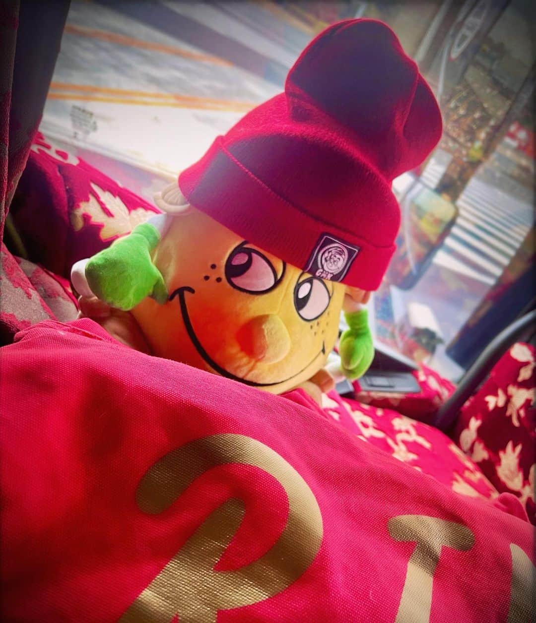 佐々木梨乃のインスタグラム：「GAJAMARUKUN   #がじゃまるくん  #🥔  #エグチベジフル  #💜  #マスコットキャラクター   #がじゃまるくん商店   #じゃがいも#ジャガイモ  #鹿児島県#長島町  #長島町赤土ジャガイモ」