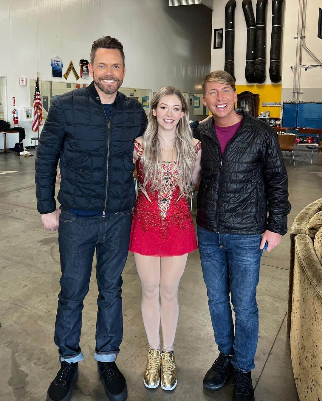 グレイシー・ゴールドさんのインスタグラム写真 - (グレイシー・ゴールドInstagram)「Had the BEST time filming this past weekend with @kevinhart4real and @joelmchale!  Tune into @peacockTV to watch us talk skating, the Olympics, and my upcoming memoir! 👀📖」2月10日 5時06分 - graciegold95