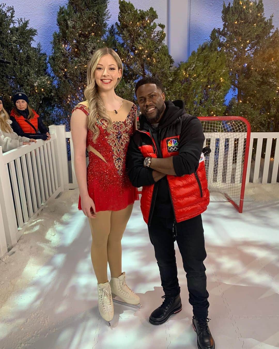 グレイシー・ゴールドのインスタグラム：「Had the BEST time filming this past weekend with @kevinhart4real and @joelmchale!  Tune into @peacockTV to watch us talk skating, the Olympics, and my upcoming memoir! 👀📖」