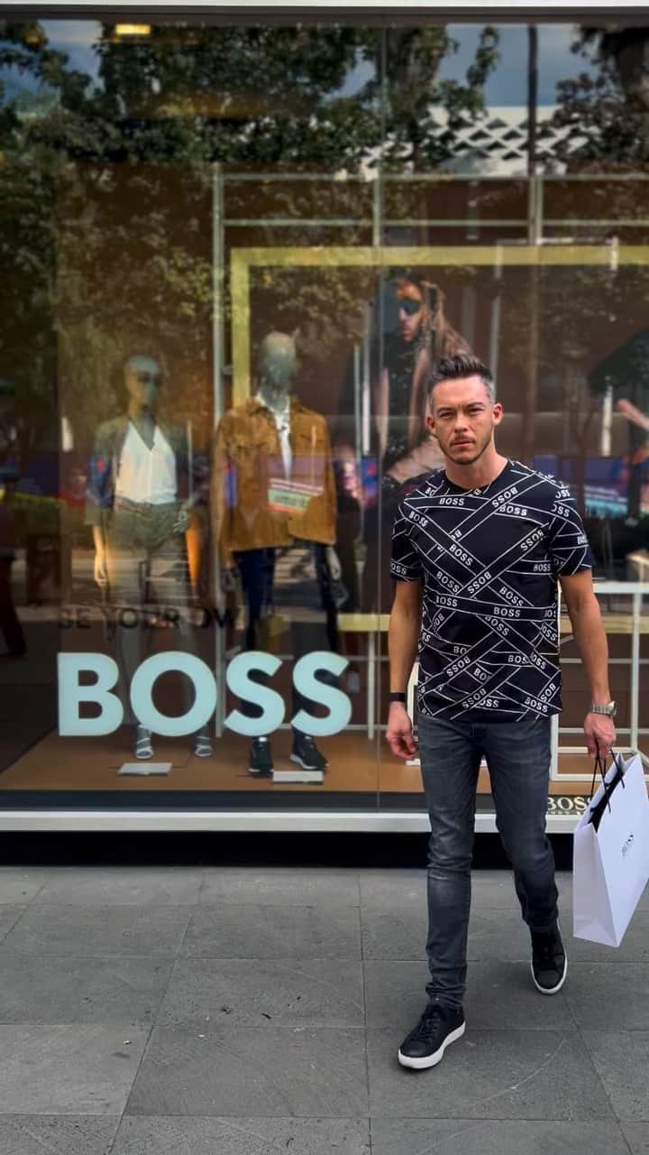 アンドレ・ロッテラーのインスタグラム：「Hey! #beyourownboss ! :-) Saludos de Mexico City! 🇲🇽 @boss race week!」