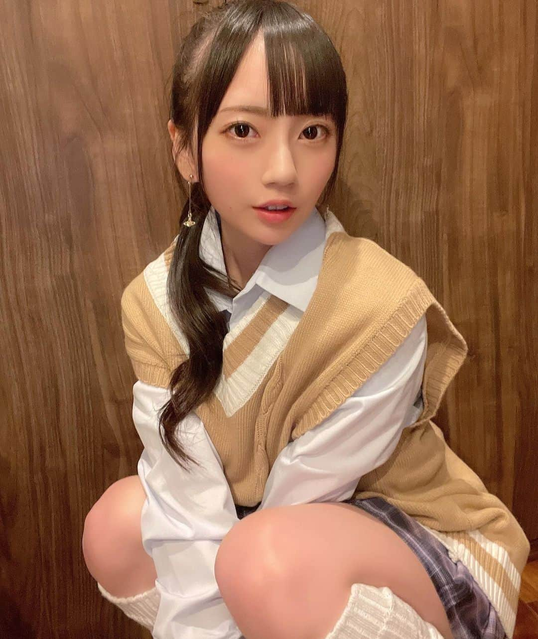 七沢みあのインスタグラム：「おはようございます♡ 本日は暖かくしてお過ごしくださいね～😌！  #七沢みあ #七沢美亚 #カプセルエージェンシー #ムーディーズ」