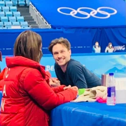 マイケル・マリナロさんのインスタグラム写真 - (マイケル・マリナロInstagram)「Living the dream🤘 . . . #teamcanada #olympics #bejing2022 #creatinghistory #beijing2022 #olympicgames #iceskate #skating #lululemon #ioc #isu #skatecanada #pairskating #athlete #china #canada」2月10日 9時40分 - marinarosauce1