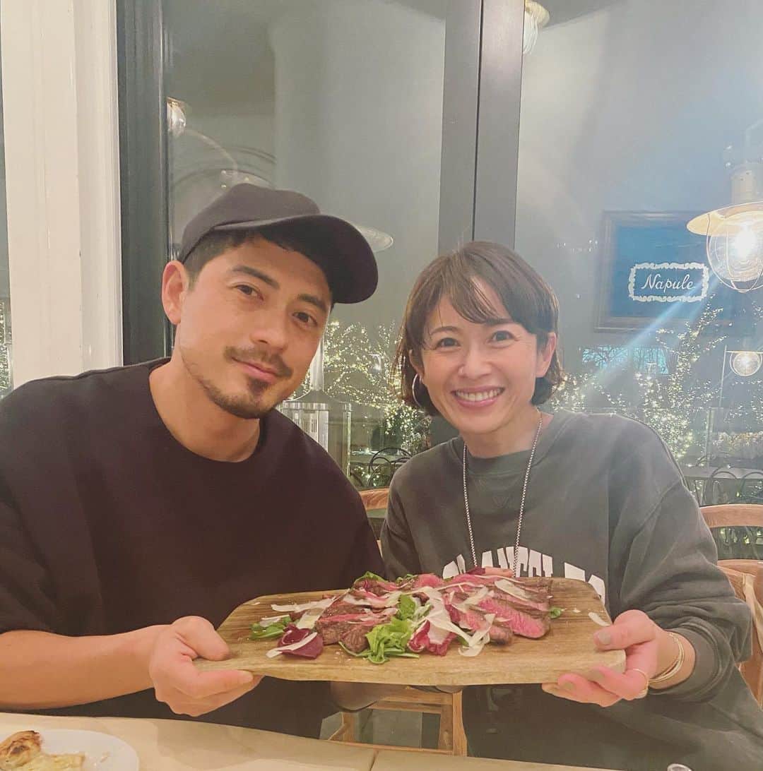 畑野ひろ子のインスタグラム：「先日、13回目の結婚記念日を迎えました。 今年は、バタバタしていて当日すっかり忘れてしまっていた💦 もう13年😂 いつも本当にありがとう！」