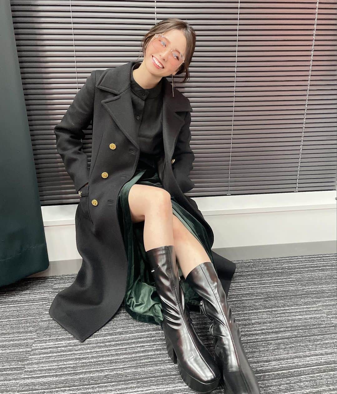 西村歩乃果のインスタグラム：「フィルムカメラと加工アプリ どっちがすき？？？？？  コメント待ってます📝 洋服は タグ付けしてます🏷  #code #fashion #ootd #gucci #prada #hankjobenhavn」