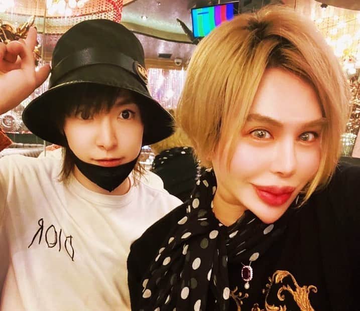 のインスタグラム：「今日ｶﾗ🌰🈵❣️💖✨🌹✨✨💖🍌  🌰🈵ﾚﾍﾞチ🍌💖🍌💦✨  @allen.japan   #CANDYレベチ #アレン様  #整形男子アレン #イケメン #歌舞伎町  #ホスト #グルダン #天空の大宮殿 #きらお」