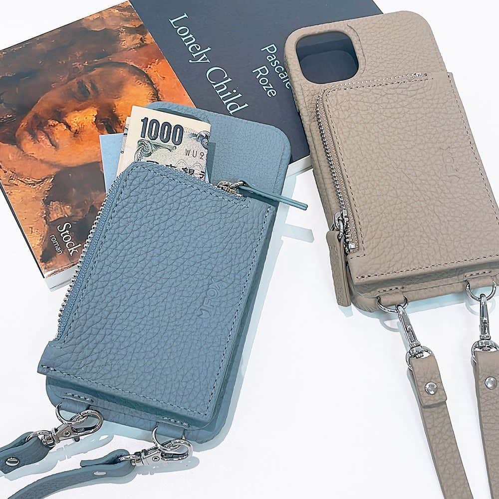 caseplayさんのインスタグラム写真 - (caseplayInstagram)「シュランケンカーフを使用している - POCKET WRAP CASE WITH NECK - iPhone  13 Pro Max   FOX (フォックス) から発売中！  優しさを感じさせるような 触りごごちのシュランケンカーフを 使用しているケースです。  ポケットが付いているので カード、小銭、紙幣など お好きなものを入れられます。  ストラップが付いているので ショルダーにもできますし、 お好きな長さに調節できます。  5色でご用意しているので ぜひお気に入りカラーを 見つけてお買い求めてくださいませ♪  〇詳細はトップページリンクより 公式ONLINE SHOPでご覧ください → @fox.inc_store   ~~~~~~~~~~~~~~~~~~~~~~~~ PRICE：￥14,300- in tax 対応機種：iPhone13pro  その他機種のご用意もあります◎ プロフィールからチェックし → @fox.inc_store   ※機種によって、お取り扱いしていないカラーがございます。  ************************** #iPhoneケース #オシャレケース #新商品 #fox  #iphone13promax #シュランケンカーフ  #本革  #スマホケース #iphone13promax」2月10日 18時56分 - fox.inc_store