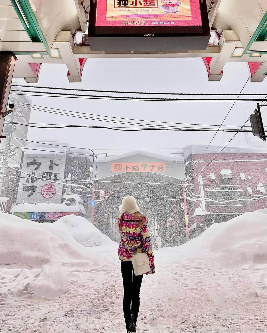 ほずにゃむさんのインスタグラム写真 - (ほずにゃむInstagram)「tokyoゆきだね☃︎❄️❅*°❆ . 札幌でおいしいごはんたべまくっちゃった 𓌉◯𓇋♡ . . . #eternalsnow」2月10日 19時20分 - hozunyam0818