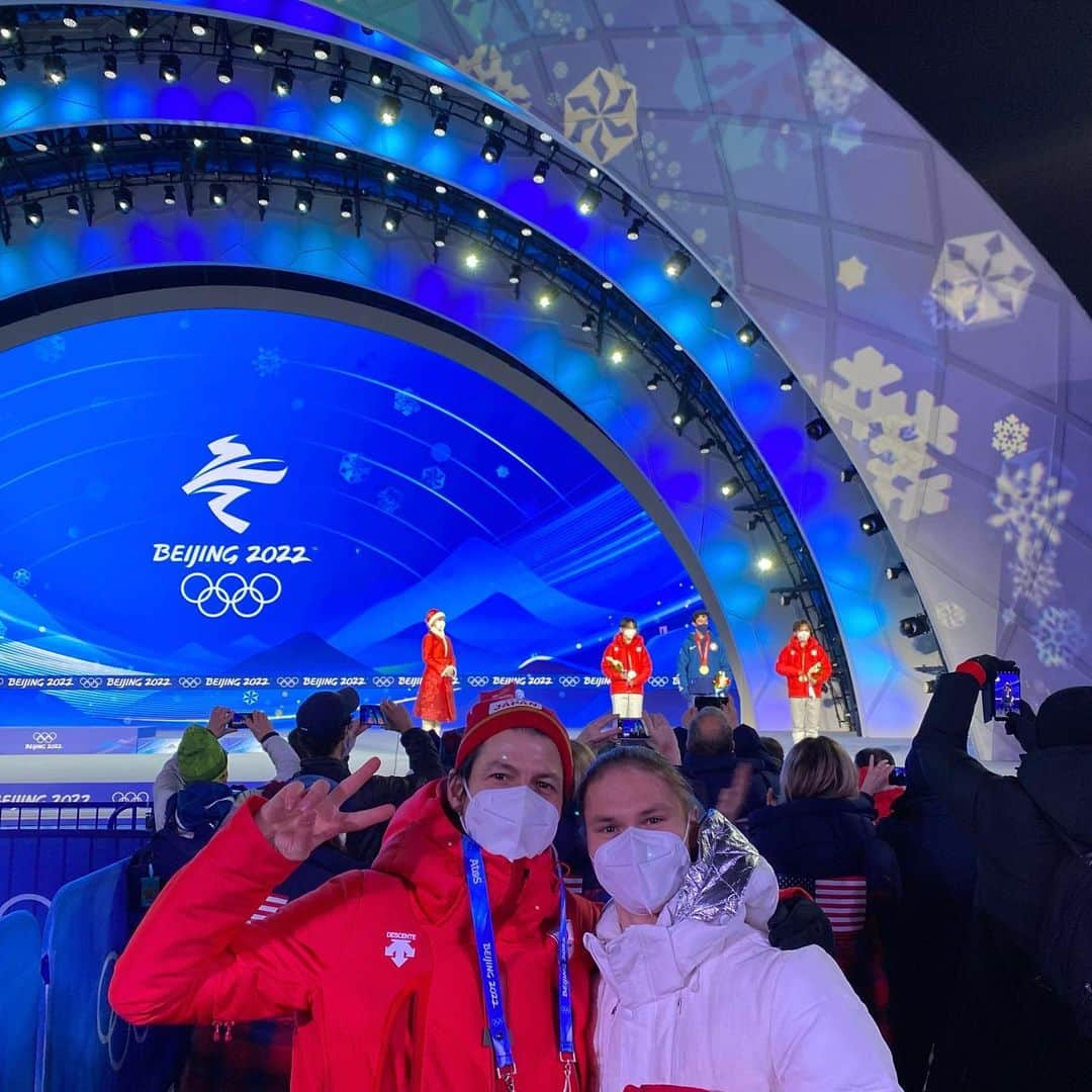 ステファン・ランビエールのインスタグラム：「Fortunate and grateful for having had the chance to live this Olympic experience despite the situation in the world! Bravo to Deniss and Shoma for successfully delivering what they have been preparing for many years with discipline and passion!」