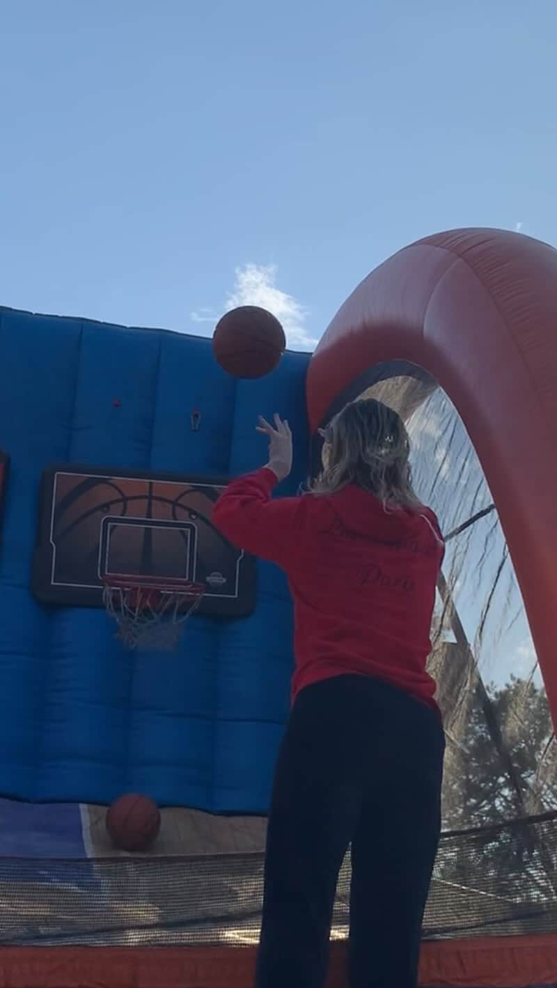ブリー・ラーソンのインスタグラム：「This is my official tryout for the @wnba」