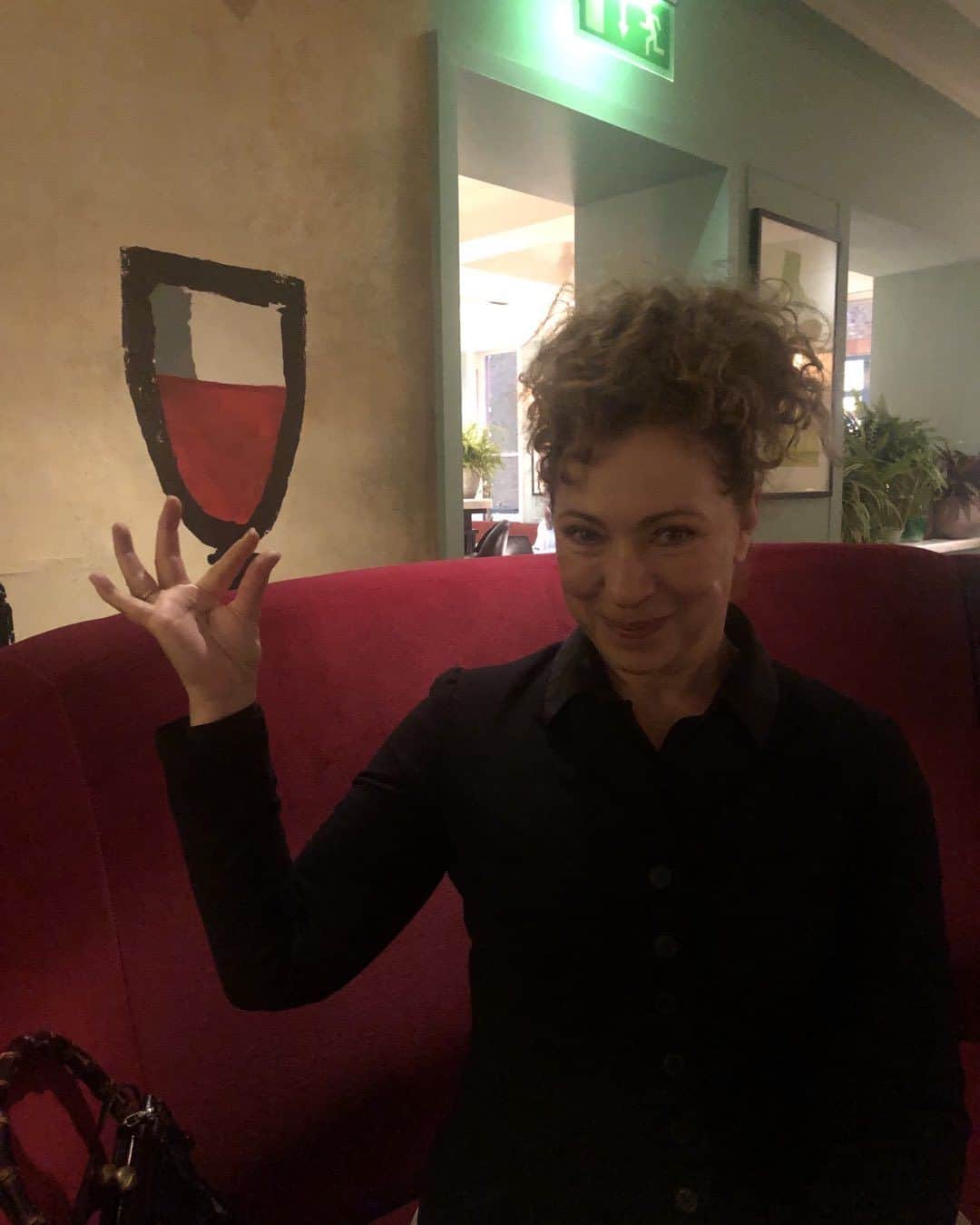 アレックス・キングストンのインスタグラム：「Ishhhh ma birthday !!!!!」