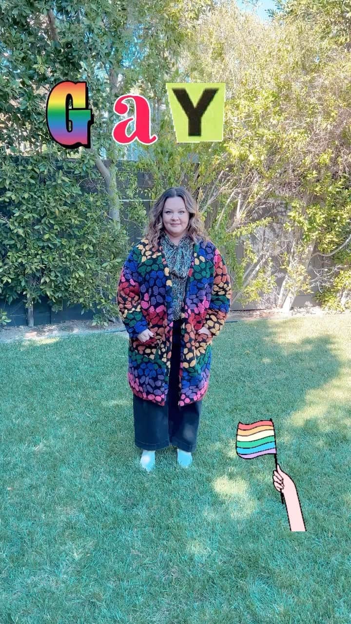 メリッサ・マッカーシーのインスタグラム：「HIP HIP HOORGAY 🌈🎉⭐️」