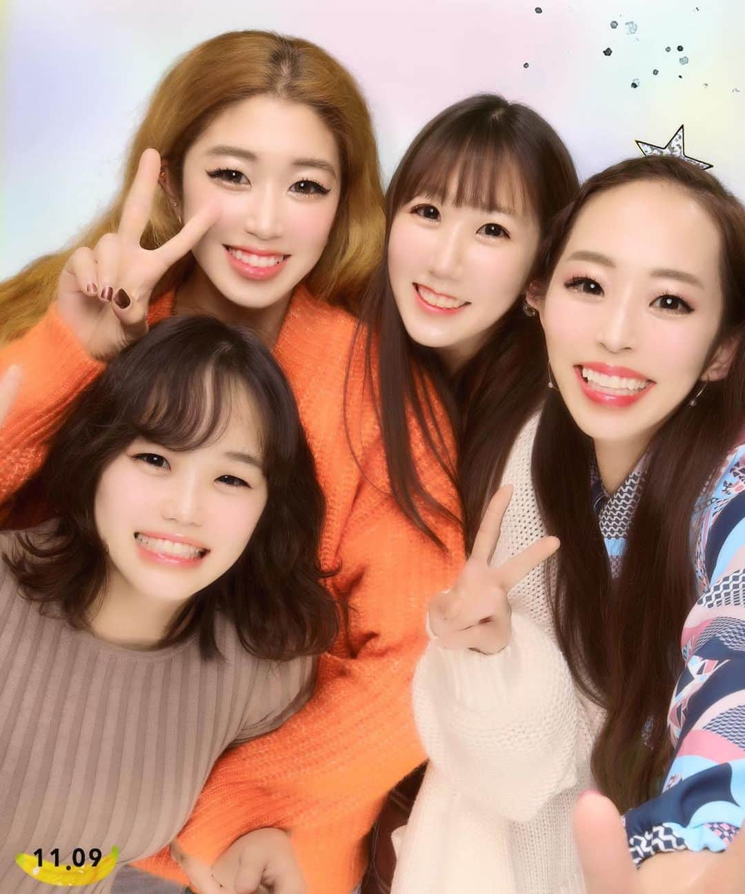 野口啓代のインスタグラム：「International women's day🎀  てことで、だいすきなWORLDCUPメンバーの ㊙️プリクラを蔵出ししてみたよ♡♡  この4人でたくさんの国巡ったよね🇺🇸🇮🇳🇨🇳 今はみんな海外でトレーニングしてたり、岩登ってたり、お勉強してたりで忙しそうだけどまた集まりたいね🥰  #internationalwomensday の投稿がプリクラで怒られないかドキドキしている私wライバルだけど、どこで何をしてても仲良いってのが伝わってもらえれば•••♡  #AKIYOMO とはw #ぷりんと倶楽部  #だれかわからない って？ #タグ付け しといたよw #tnfjp  #ザノースフェイス  #thenorthfaceathlete #国際女性デー  #tnf_womens  ———————————————————————— @au_official @raffinee_orientalbio #三井不動産 @cowsoapcp @thenorthfacejp @lasportivajp @petzl_official  @newhale_japan @frictionlabs」