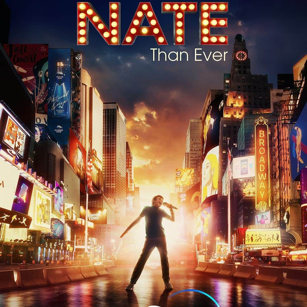 リサ・クドローのインスタグラム：「This movie is pure delight in every way. @disneyplus #betternatethanever」