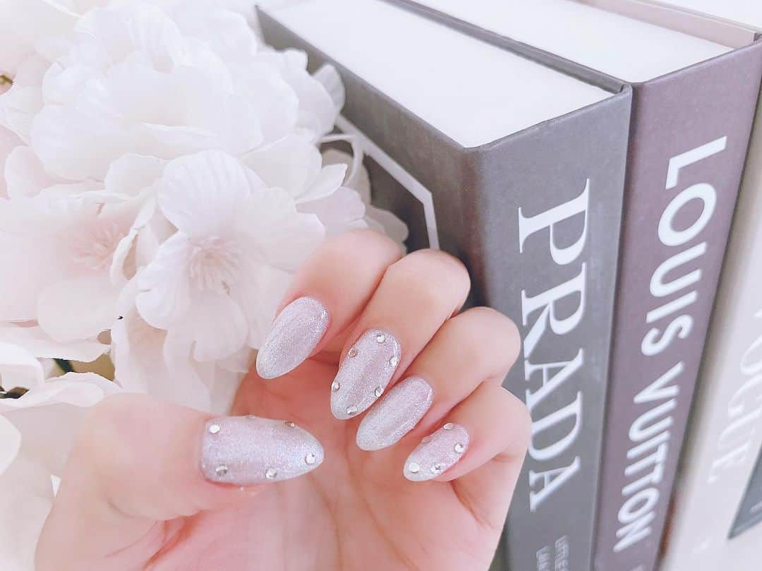 桜咲乃愛さんのインスタグラム写真 - (桜咲乃愛Instagram)「Newnail🌸💎  magnet1度塗りにクリスタル💎  @prism_0801   ここ行く時はいつもシンプル♡ 急遽だったのにありがとうございました😭💓  #プリズムネイル #ネイル#マグネットネイル #囲みネイル」3月8日 9時49分 - noasama1101