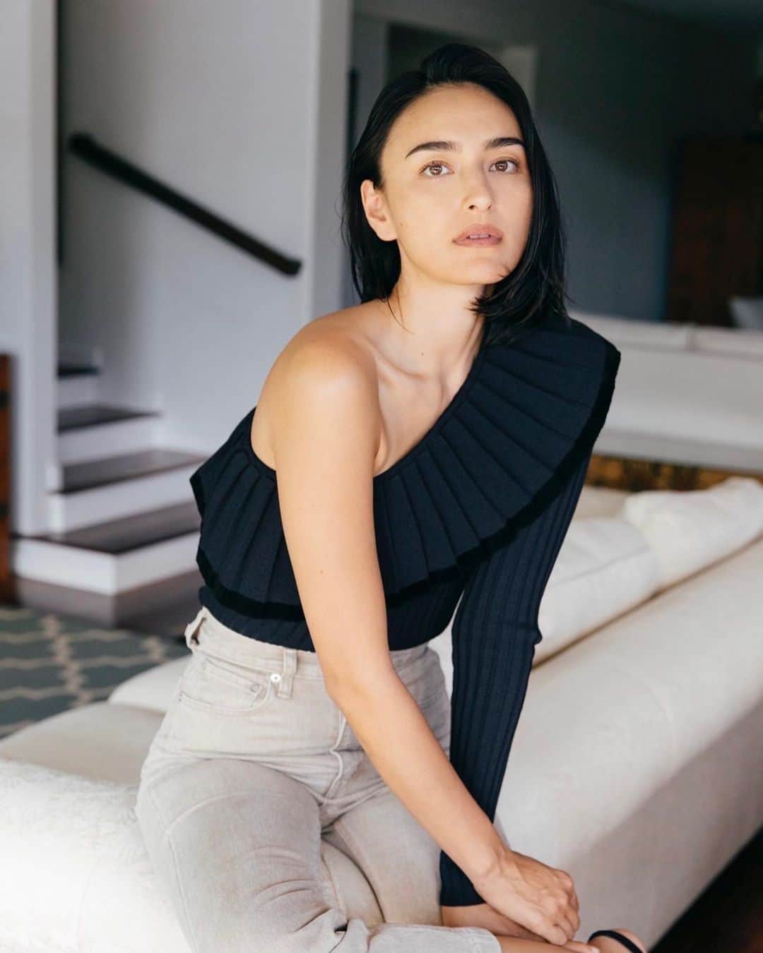 長谷川潤さんのインスタグラム写真 長谷川潤instagram 今日3月8日は国際女性デーです 以前もご紹介しましたが ゲランはミツバチの保護活動の一環として ユネスコと共に女性養蜂家育成プログラムを実施しています 世界で活躍する女性養蜂家の誕生が私も今から