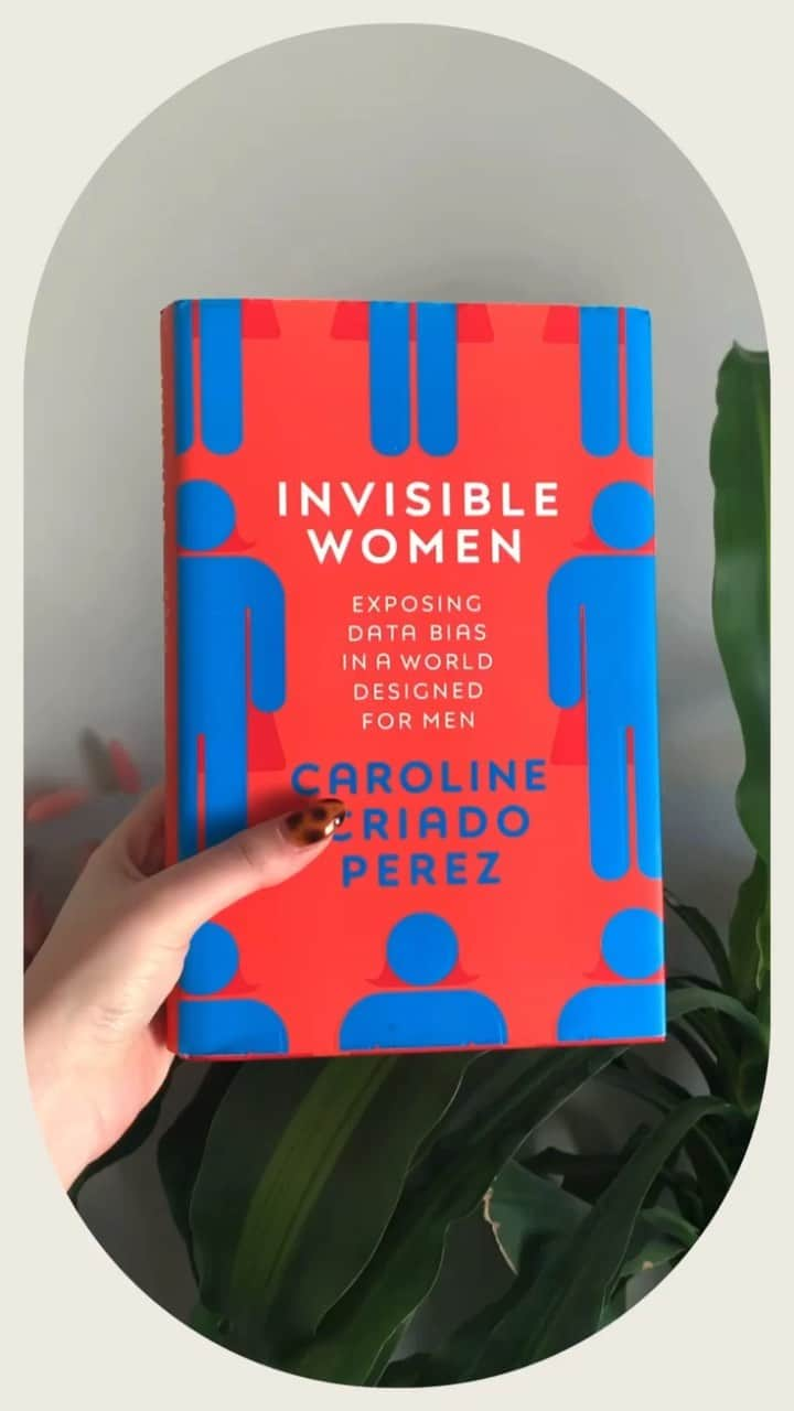 ゾーイ・サグのインスタグラム：「We are SO excited to share today's International Women's Day Tuesday Takeover host Caroline Criado Perez 🙌 You may know @ccriadoperez for writing her best-selling book Invisible Women: Data Bias in a World Designed for Men. Some of the facts will absolutely shock you and Caroline is on our stories now discussing the data and tons of her other fantastic feminist achievements!」