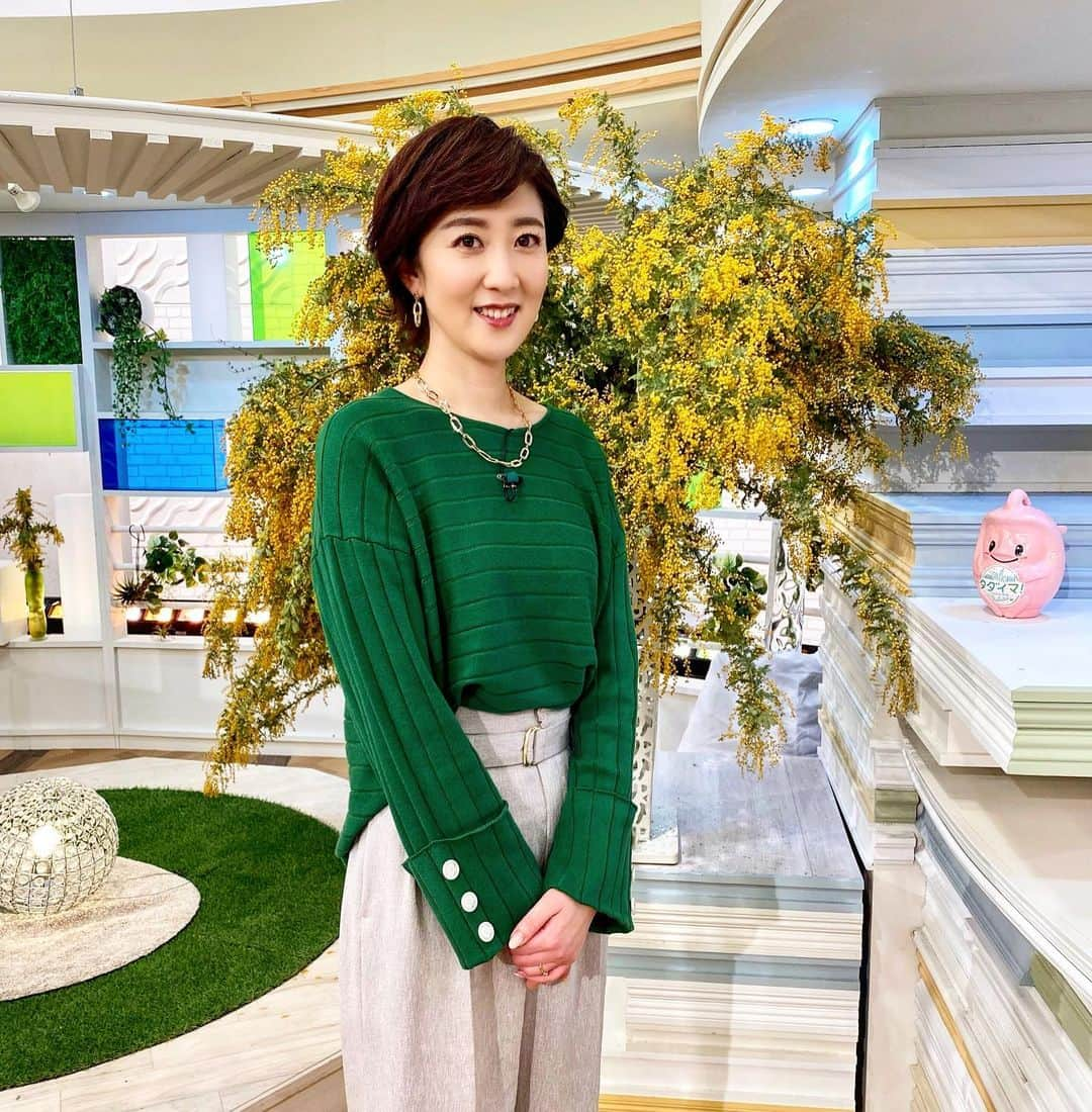 池尻和佳子さんのインスタグラム写真 - (池尻和佳子Instagram)「国際女性デー、今週は頑張っている女性を積極的に特集で紹介していきます。6時15分からのニュースでは、ルワンダと日本で2着の洋服を分かち合う「キテンゲの世界」、ご覧頂きます🌈  イタリアでは、男性が女性にミモザを贈る日のようですね。 素敵です。  #国際女性デー#キテンゲ#ルワンダ#ミモザ#洋服 #分け合う#特集#さけみゆみさん#styling#スタイリスト #火曜日#タダイマ#rkb#アナウンサー#池尻和佳子 #黄色#緑#yellow#green#目の保養#パンツ#pants #lounie#lycka#ソラリアプラザ#福岡#天神」3月8日 21時12分 - wakako_ikejiri_rkb