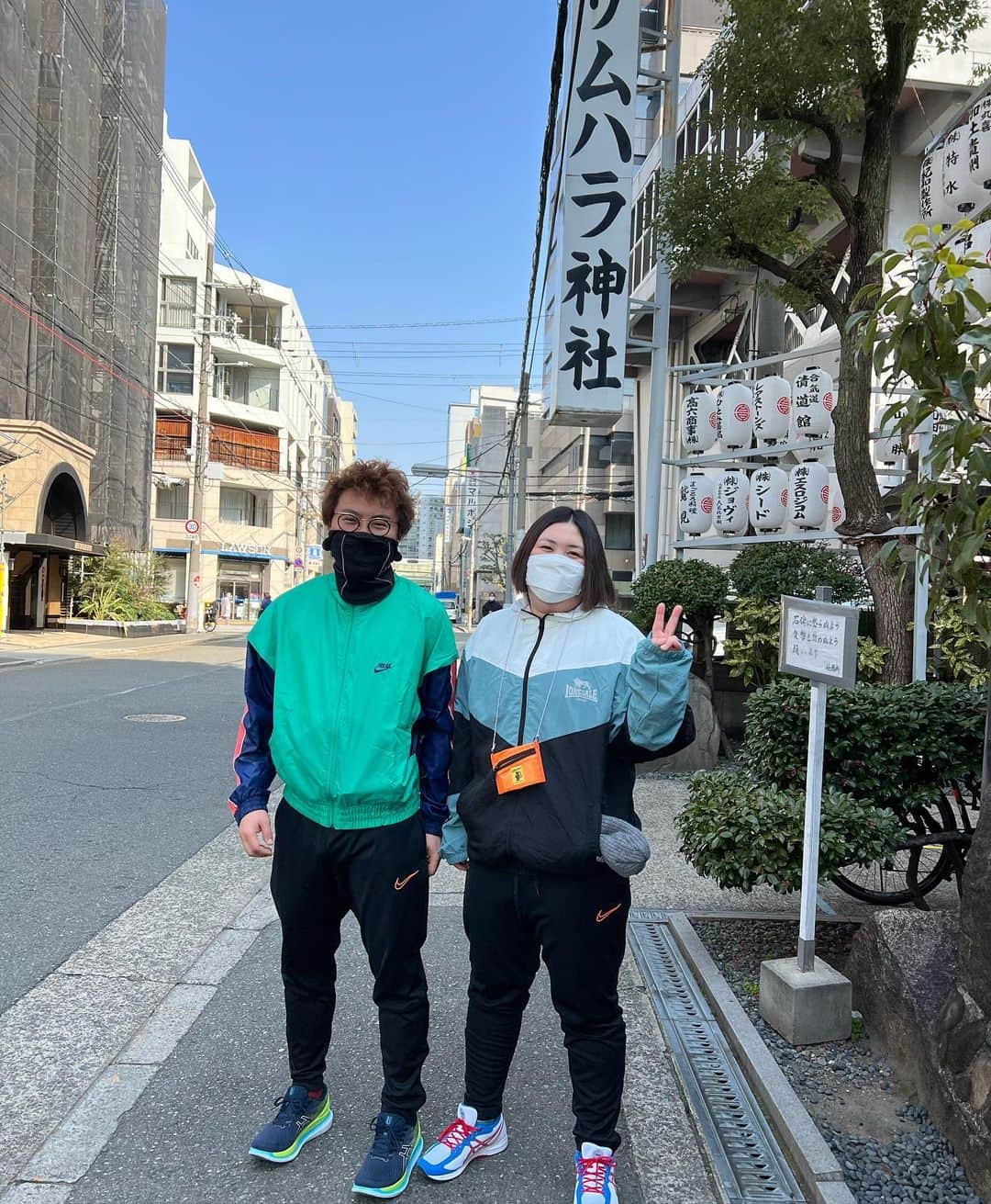 池田真一さんのインスタグラム写真 - (池田真一Instagram)「皆さん奇跡が起こりました！ くままが来ました！ いっぱい褒めてあげてください！ 久しぶり過ぎてお賽銭外してました😆 ほんで中谷とくままペアルックでした！ 踊らされてるのは僕達の方かもしれません！ そしてくまま来たのに小競り合い！ #朝ランニング昼小競り合い」3月8日 14時04分 - wartdebu