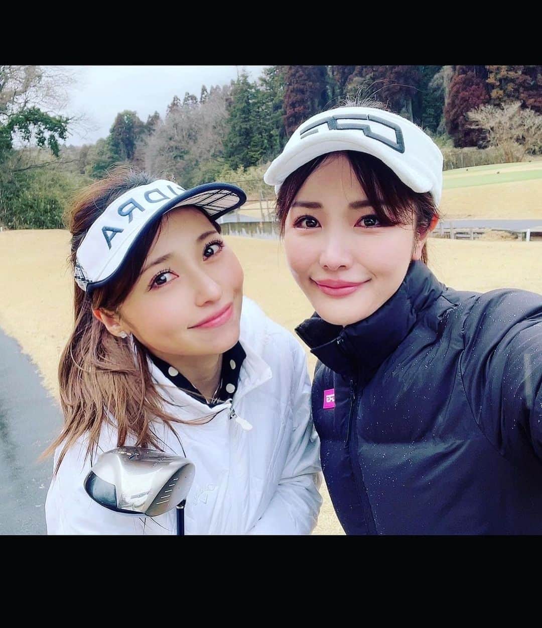 黒澤ゆりかのインスタグラム：「久々のコースはまさかのあんなに飛ばせてたドライバーがボロボロ😂  なんて日だ！笑 やっぱりそんな甘くないですね🙄笑  でも優しい友達に支えられエンジョイゴルフになりました🤗⛳️  でも、流石に大変で悔しかったからもっとリアルにちゃんと練習しよう😅  修行リベンジするぞ👊 応援してね💓😋笑」
