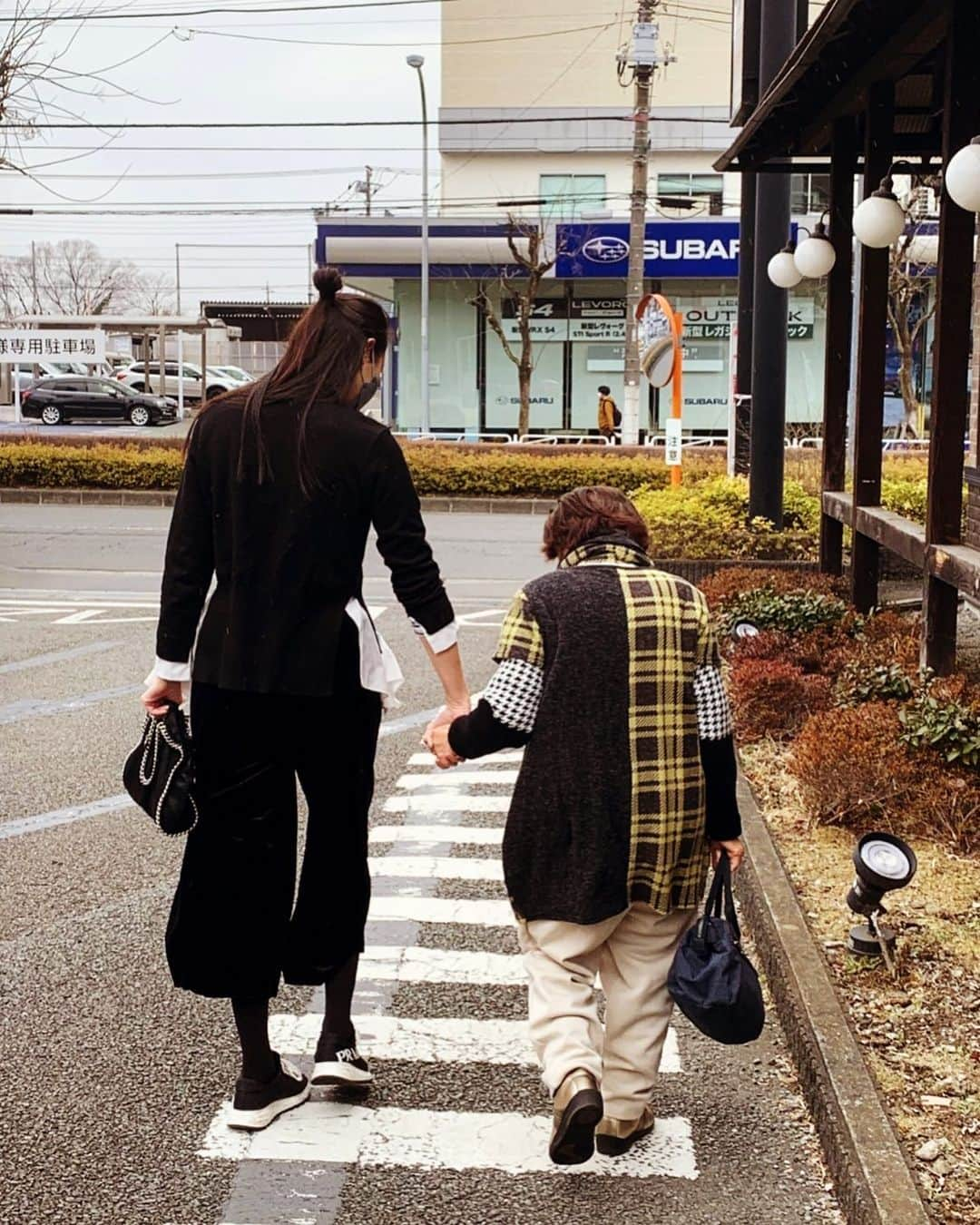 植田早紀のインスタグラム：「99歳の可愛いおばぁちゃん♥︎ 病気も殆どせず、とっても元気です💪 今年で100歳❣️ すごいなぁ🥰🥰  #100歳  #love」