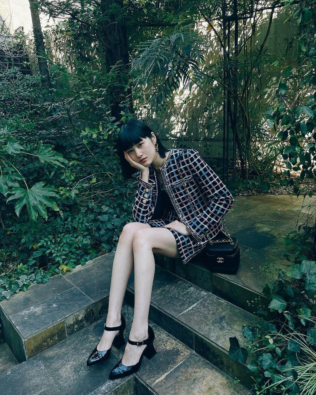 新井貴子のインスタグラム：「🪡🤍  @chanelofficial #CHANELFallWinter」