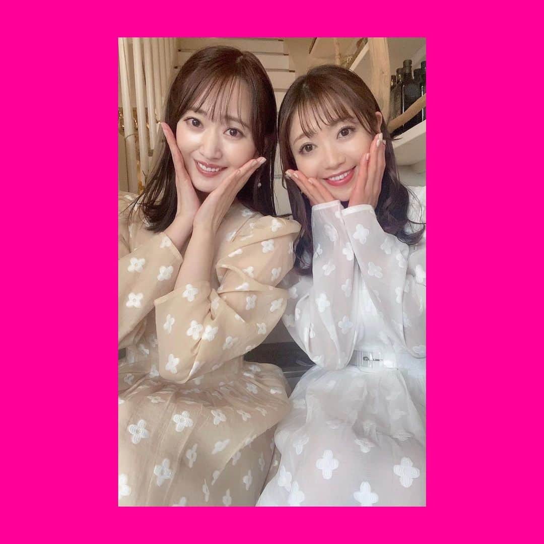 成田梨紗のインスタグラム：「今回オープニング何着よう〜🤔 って悩んでいたら、こうちゃんがこれはどうかなって提案してくれたワンピース👗 ⁡ 形がかわいくてとってもお気に入り🤍 写真がいっぱい🤍 これ着てディズニー行きたい🏰🤍 ⁡ #シフォンワンピース  #honeymihoney」
