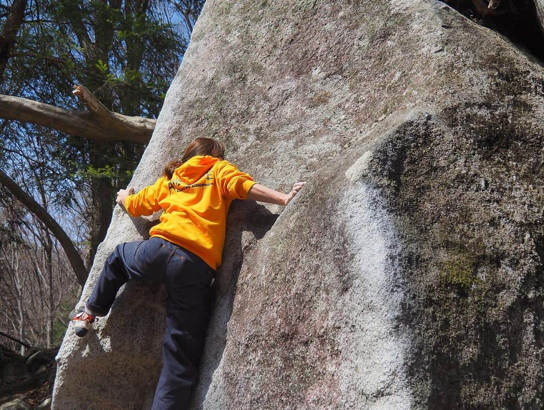白數里子さんのインスタグラム写真 - (白數里子Instagram)「久しぶりのボルダーセッション。  スタートもきれなかった課題が一手ずつ繋がって、完登できたのが堪らなかった！  ありがとう😌 @kimu_tak  @msts1977  @hase_ntm  @miwa.382   @awesome_climbing_equipment  @4c_climbing  @eyecandyworks」3月8日 23時54分 - satopoppo1124