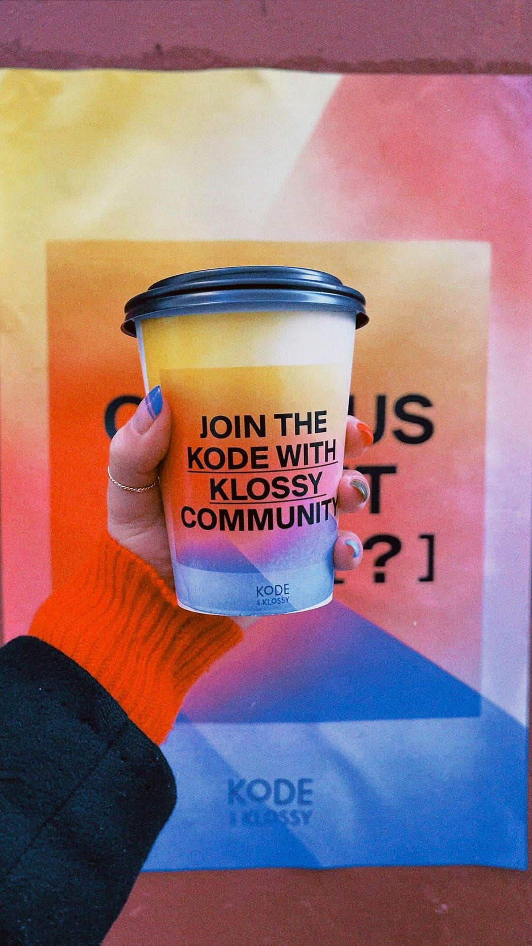 カーリー・クロスのインスタグラム：「You already know what it is…😜 @kodewithklossy’s SEVENTH summer is officially underway (!!!) and for the first time EVER, we’re hosting camps both virtually & in person. Better yet, we are nearly doubling the number of scholarships we award to 5000 this summer. TELL YOUR FRIENDS, TELL YOUR TEACHERS, TELL YOUR FAMILY TO APPLY NOW AT WWW.KODEWITHKLOSSY.COM/APPLY‼️‼️‼️」