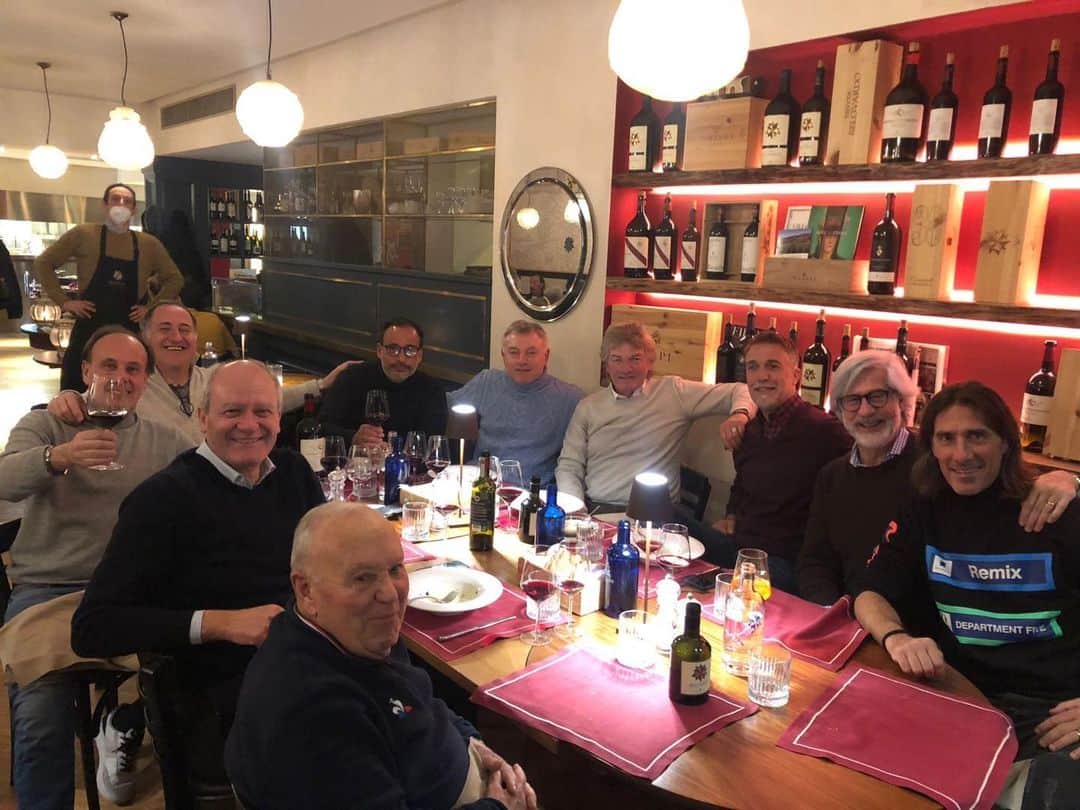 ジャンカルロ・アントニョーニのインスタグラム：「Serata amarcord con amici. 👍👌@gabrielbatistutaok」
