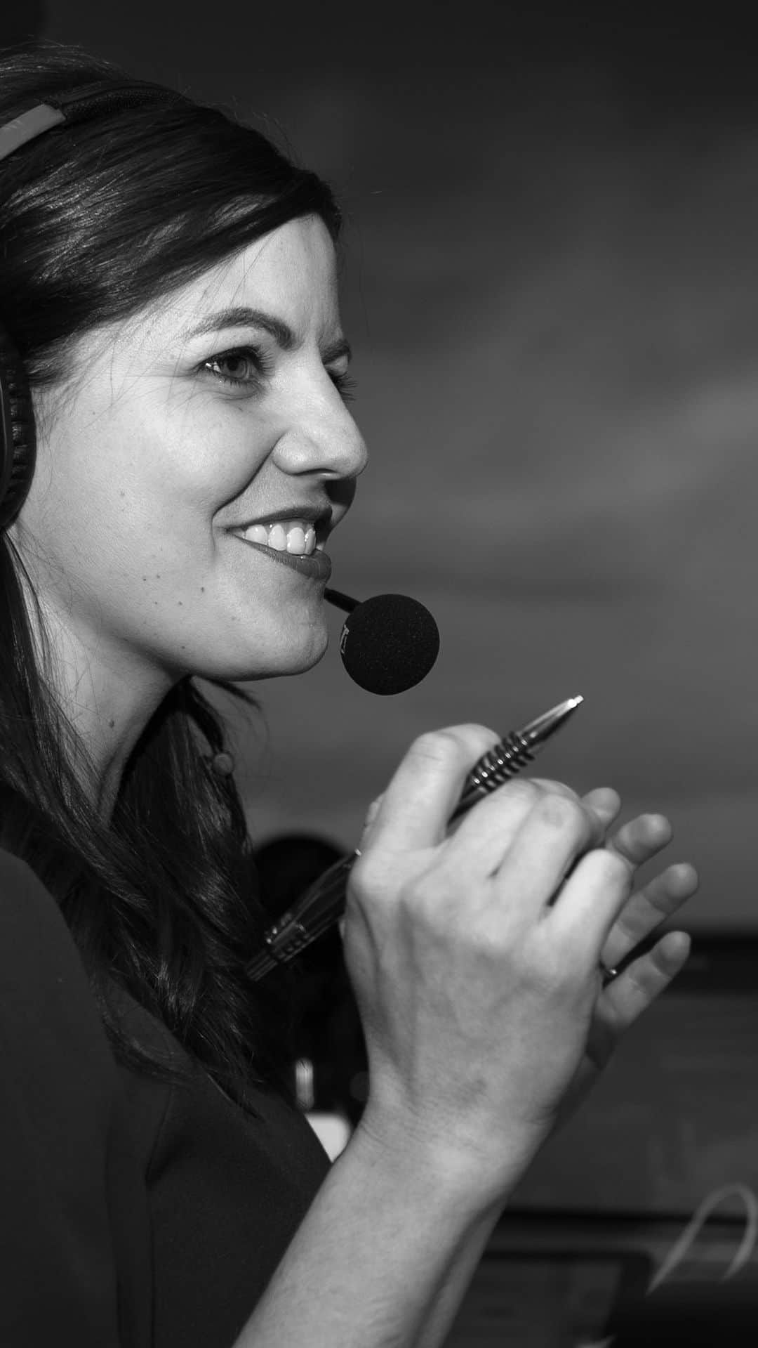 コロラド・ロッキーズのインスタグラム：「🗣️ Blazing trails, empowering women in sports, inspiring the next generation 🙌  NSMA CO Sportscaster of the Year, @jennycavnar, sat down with our Boys and Girls Club reporter, Arbay, to chat about what it means to be a woman in sports for International Women’s Day!  #IWD #internationalwomensday」