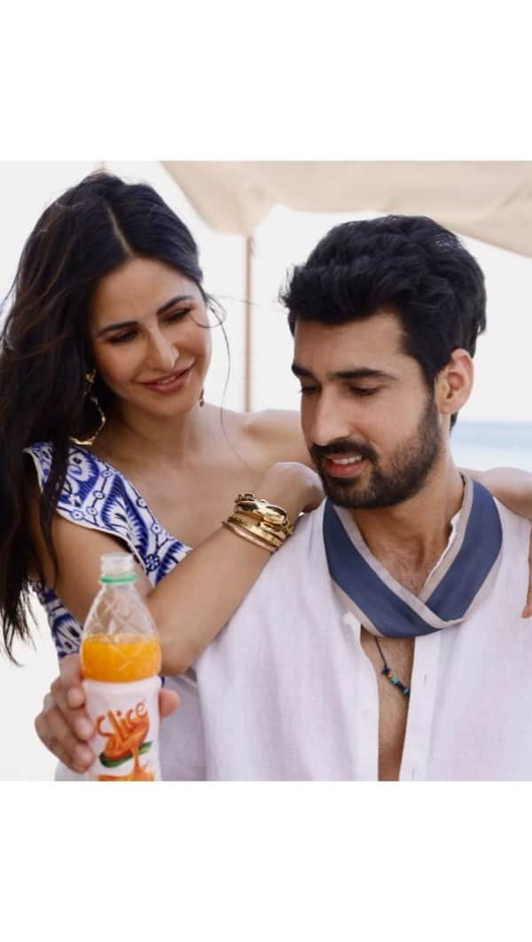 カトリーナ・カイフのインスタグラム：「Kya aap hai ready? To take the sabse khaas challenge with me? 🥭  @dhairyakarwa @slice_india Presenting the Slice taste challenge. 😋  #sabsethicksabsetasty #ad」