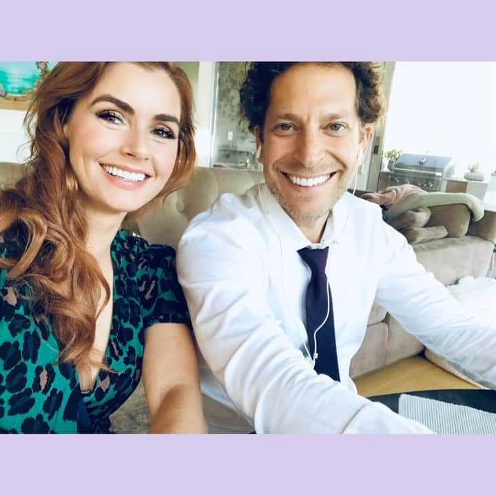 のインスタグラム：「Happiest of Birthdays to my hunky hubby. You make me laugh, smile and have adventures beyond compare. Thank you for being an exceptional father, for always learning and growing and being my best friend. Thanks for taking this crazy ride together and for keeping it romantic, playful and creative. Here is to another year becoming wiser & like fine 🍷.」